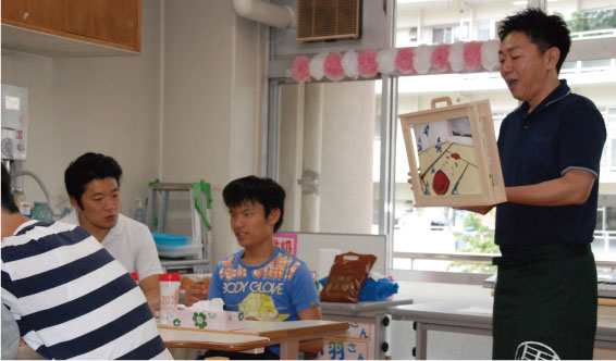 神戸市立盲学校の職員のみなさまと畳についてのお話を。